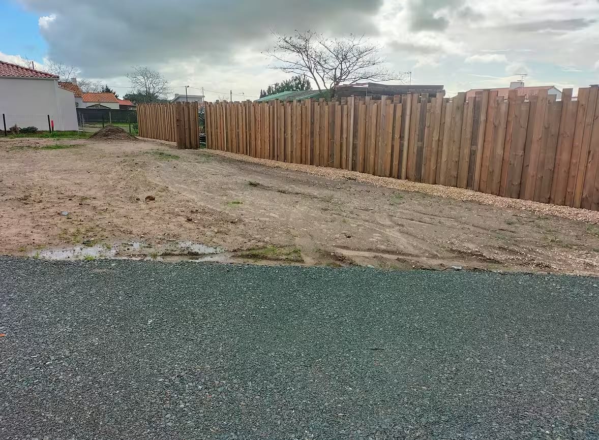 Réalisation d'une clôture en bois